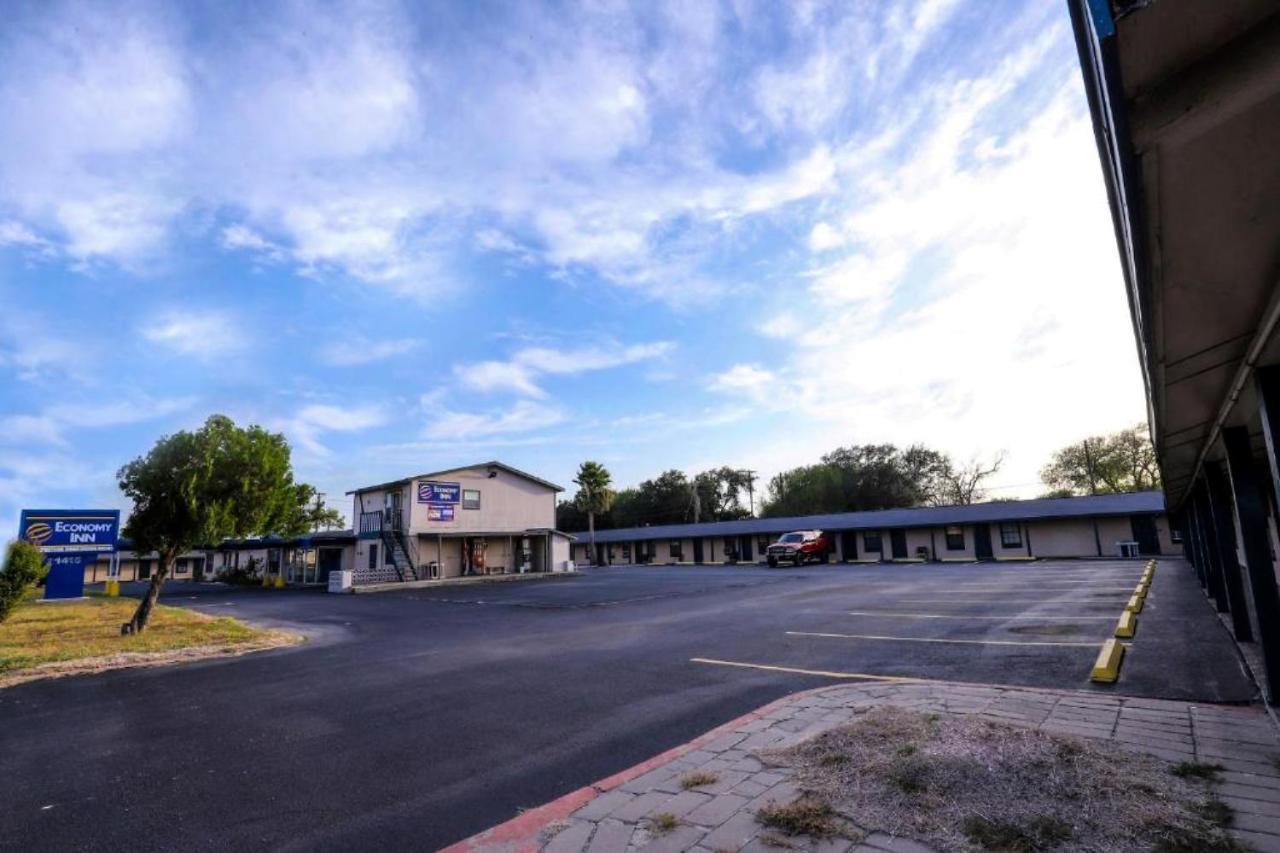Economy Inn Kingsville Bagian luar foto