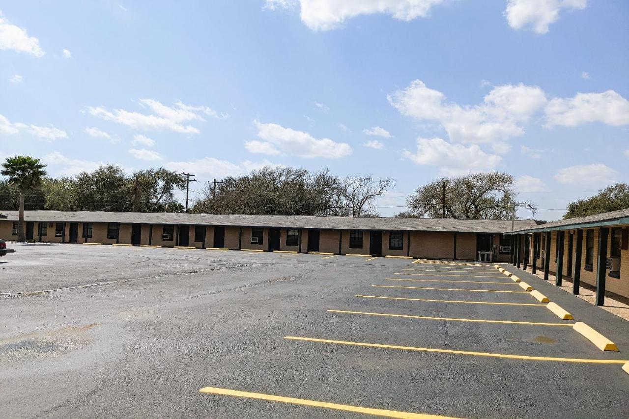 Economy Inn Kingsville Bagian luar foto