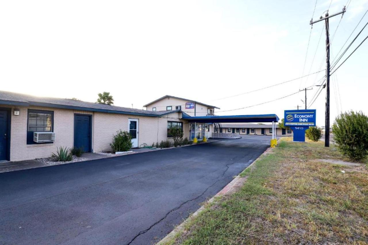 Economy Inn Kingsville Bagian luar foto