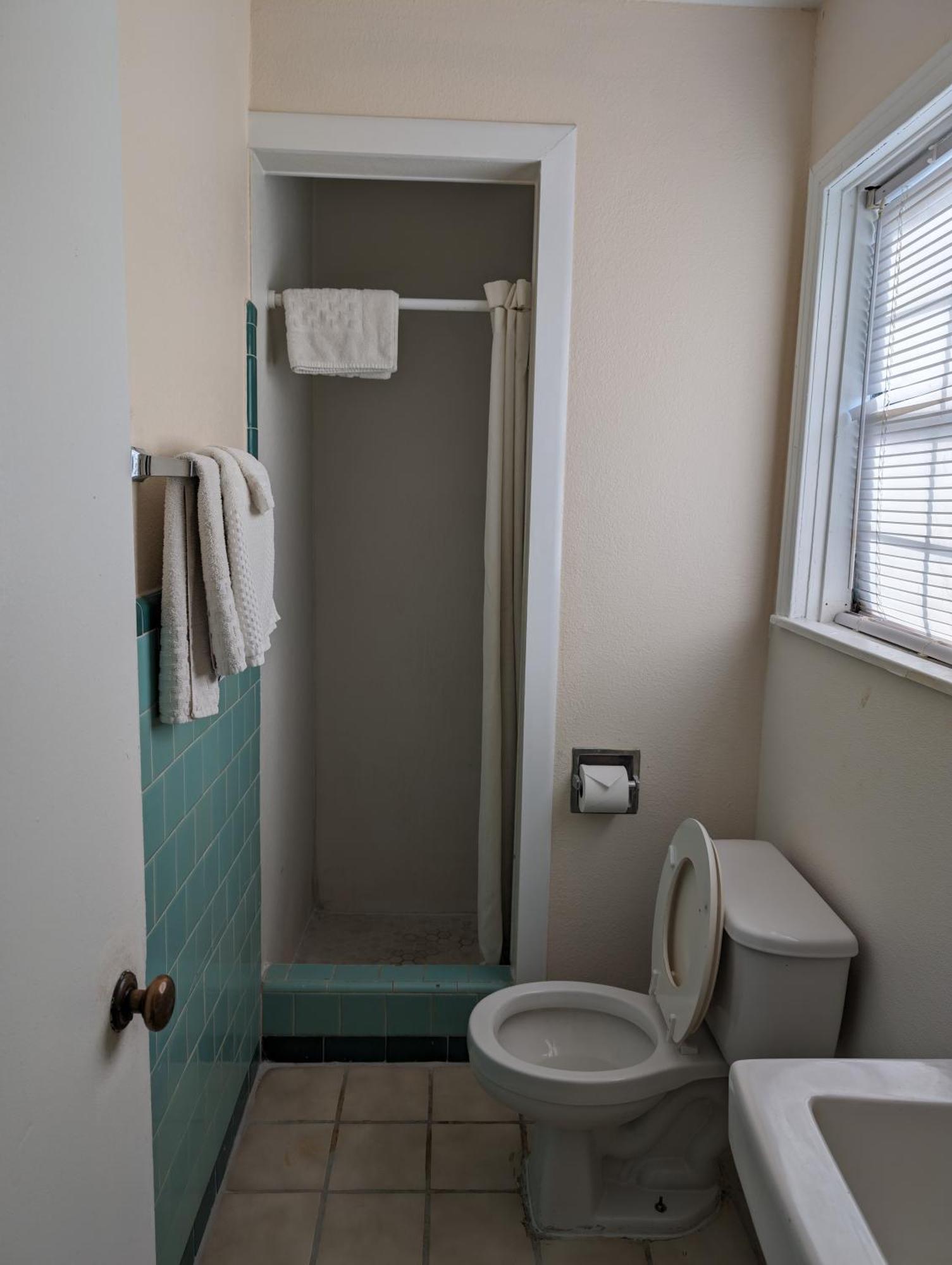 Economy Inn Kingsville Bagian luar foto